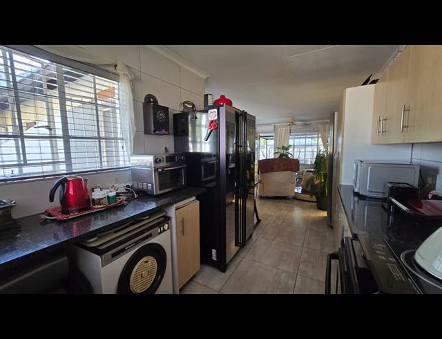 2 BEDROOM SECTIONAL TITLE FOR SALE IN ALBERTSDAL